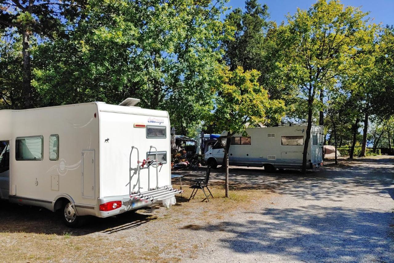 Camping Village Mare Pineta Sistiana Exteriör bild