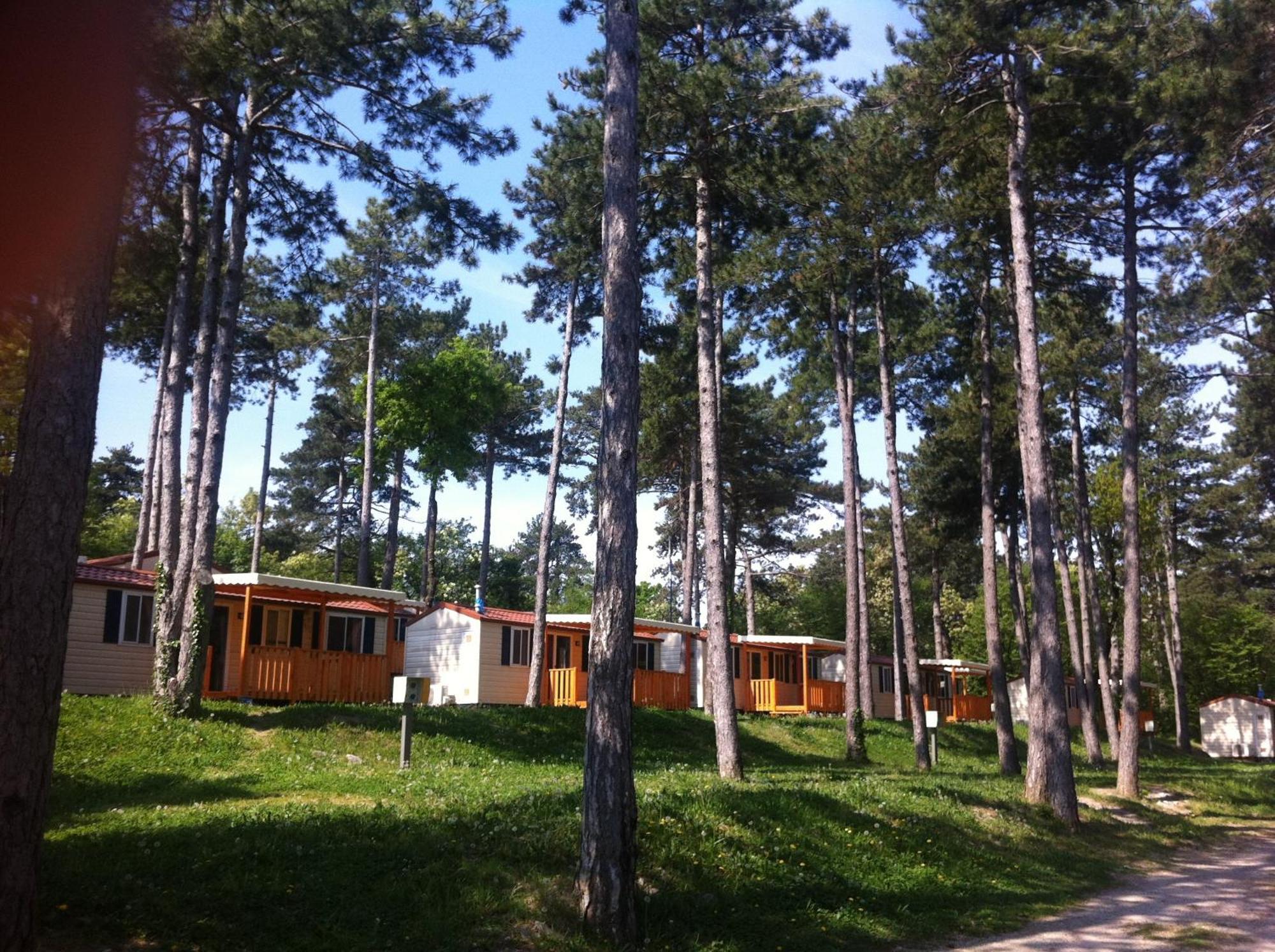 Camping Village Mare Pineta Sistiana Rum bild