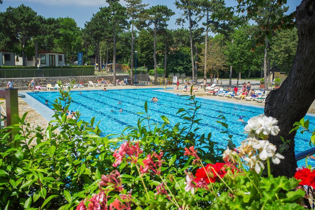 Camping Village Mare Pineta Sistiana Exteriör bild